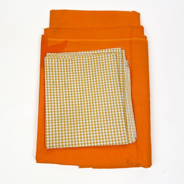 Tre orange retro stofstykker 350 cm