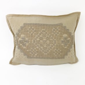 Beige vintage pyntepude 