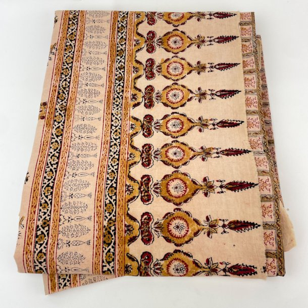 Beige Retro Tagesdecke