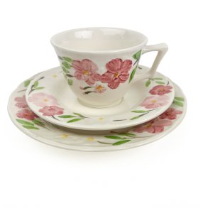 Blomstret vintage kaffekop med tallerkener