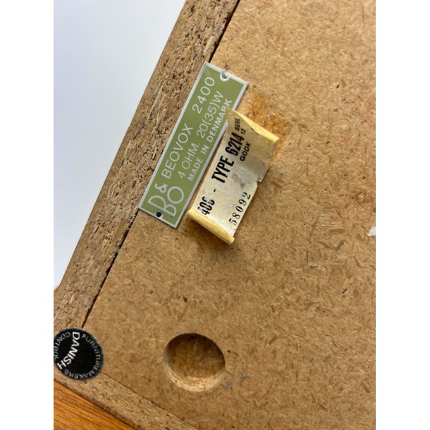 To B&O Beovox 2400 h�jttalere teak