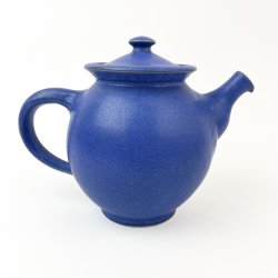 Blaue Vintage-Teekanne, Birkerd Pottemageri