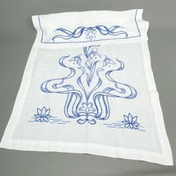 Weies Vintage Geschirrtuch-Vorhng mit blauer Stickerei