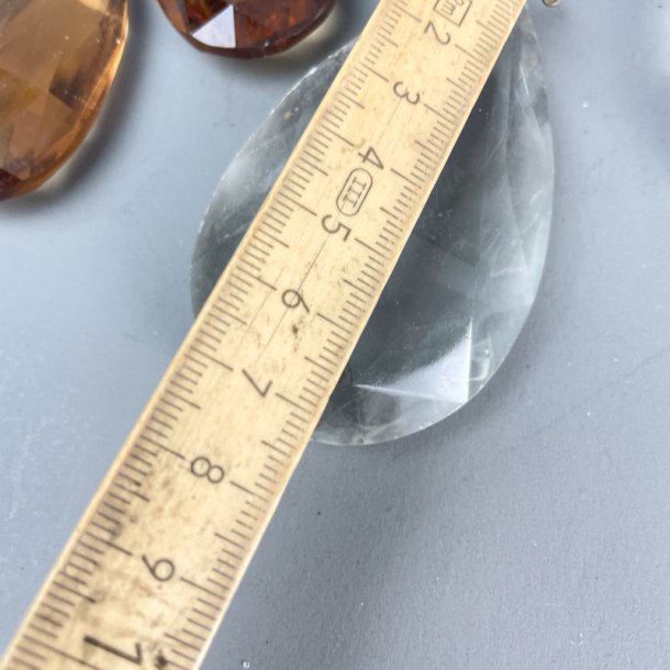 Farvede vintage dr�beprismer