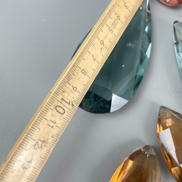 Farvede vintage dr�beprismer