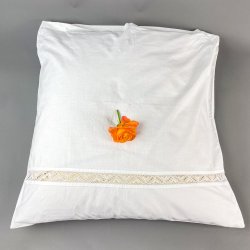 Hvidt vintage pudebetrk med mellemvrk