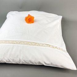 Hvidt vintage pudebetrk med mellemvrk