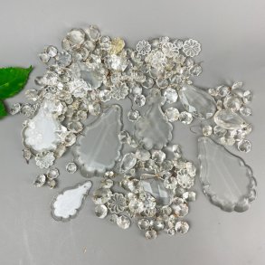 Vintage glasprismer og blomster