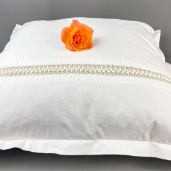 Hvidt vintage pudebetrk med mellemvrk