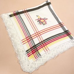 Broderet vintage dug med blomster � 130 x 130 cm