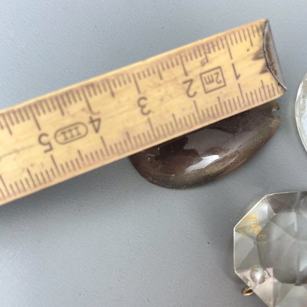 Klar og rosa vintage glasprismer