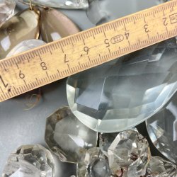 Klar og rosa vintage glasprismer