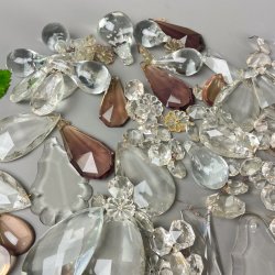 Klar og rosa vintage glasprismer