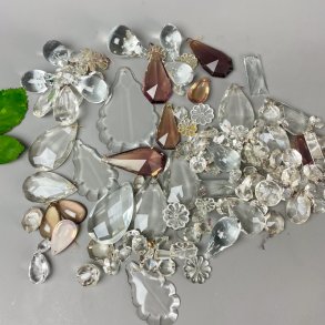 Klar og rosa vintage glasprismer