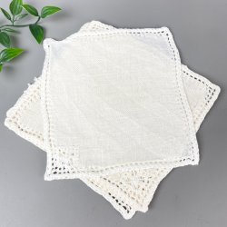 Fire flakoner med smukt h�ndarbejde