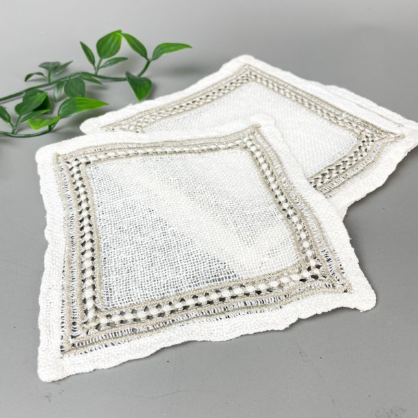 Seks vintage melleml�gsservietter i h�r