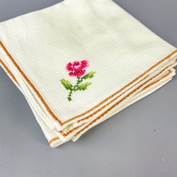 Fire vintage mundservietter med broderi