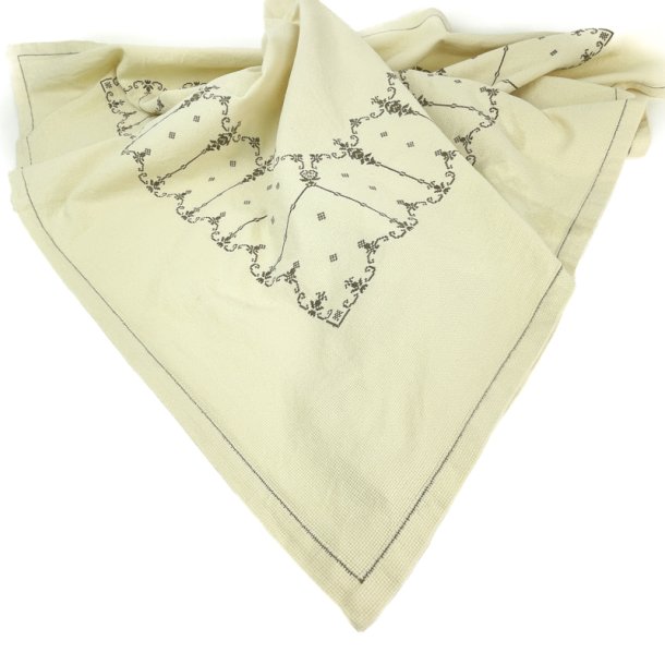 Gul vintage dug med korsstingsbroderi  110 cm