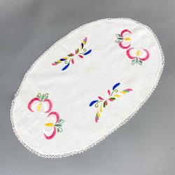 Hvid vintage lysedug med broderi