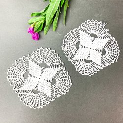 To hvide vintage flakoner