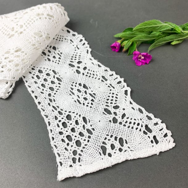 Et stykke hklet mellemvrk - 80 cm 