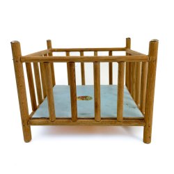 Vintage tr� kravleg�rd til �nskedukke