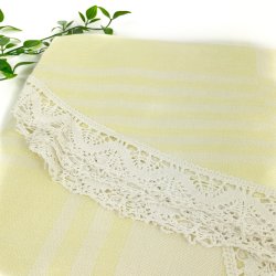 Schne gelbe Retro Tischdecke mit Klppelspitze  130 cm