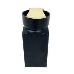 Schwarze Vintage-Salzmhle