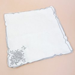 Seks vintage mundservietter med broderi