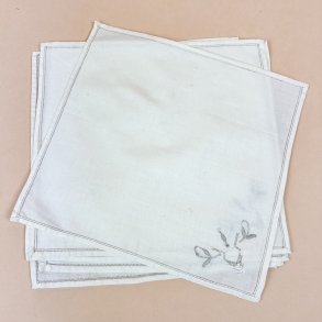 Seks broderede vintage servietter