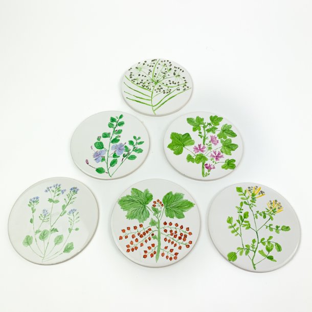 Seks vintage smrebrikker med planter