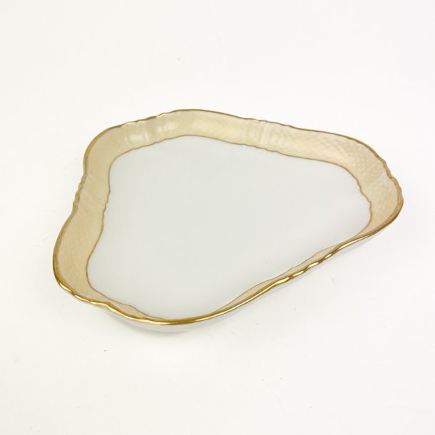 Royal Copenhagen Creme Svejfet fad