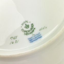 Royal Copenhagen Creme Svejfet middagstallerken