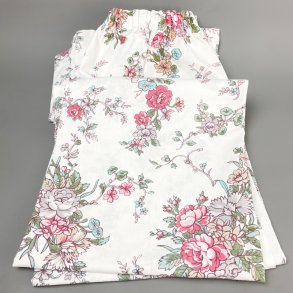 Vintage blomstrede gardiner