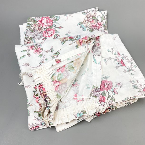 Vintage blomstrede gardiner