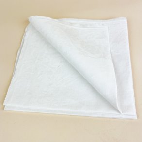 To hvide vintage damask mundservietter