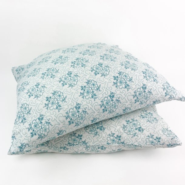 To vintage pudebetrk med bl blomster