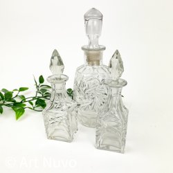 Drei Vintage-Glasflakons