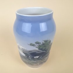Royal Copenhagen vase - landskab 2. sortering