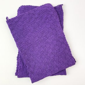 Zwei gestrickte lila Kchenhandtcher
