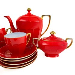 Rotes Vintage-Puppengeschirr