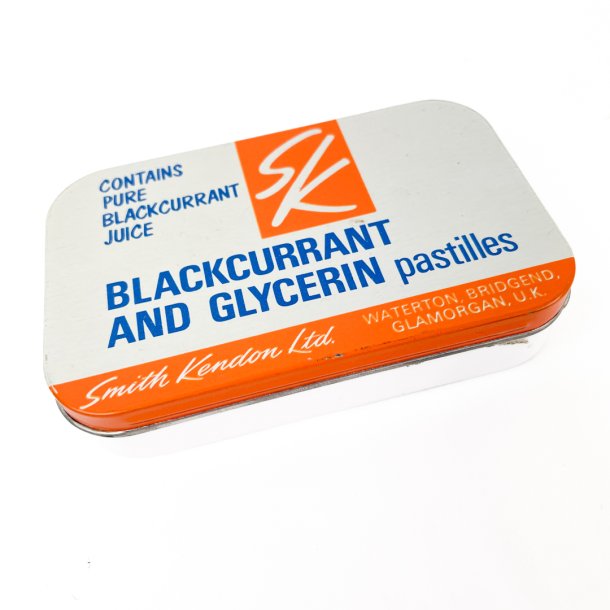 Vintage metalknapper i �ske