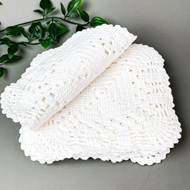 Acht gehkelte Vintage-Zwischenlege