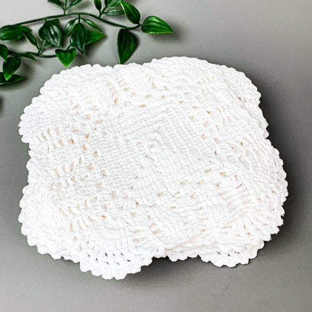 Acht gehkelte Vintage-Zwischenlege