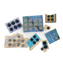 Fine gamle trykknapper p originale kort