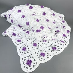 Hvidt vintage sengetppe med blomster - dobbeltseng