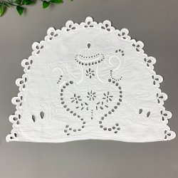 Vintage kommodedug broderi