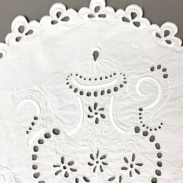 Vintage kommodedug broderi