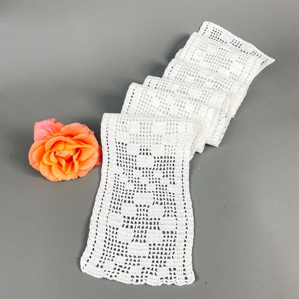 Hvidt vintage hklet mellemvrk 14x50 cm