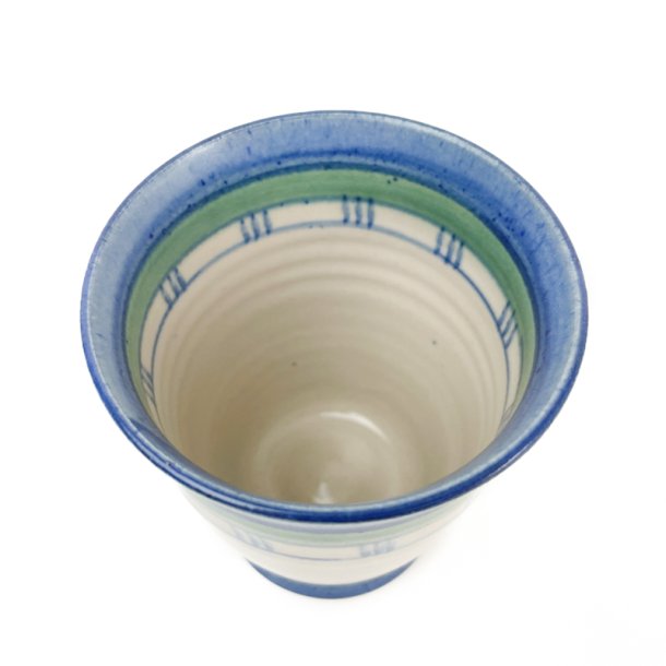 Blaues Vintage-Steingutbecher